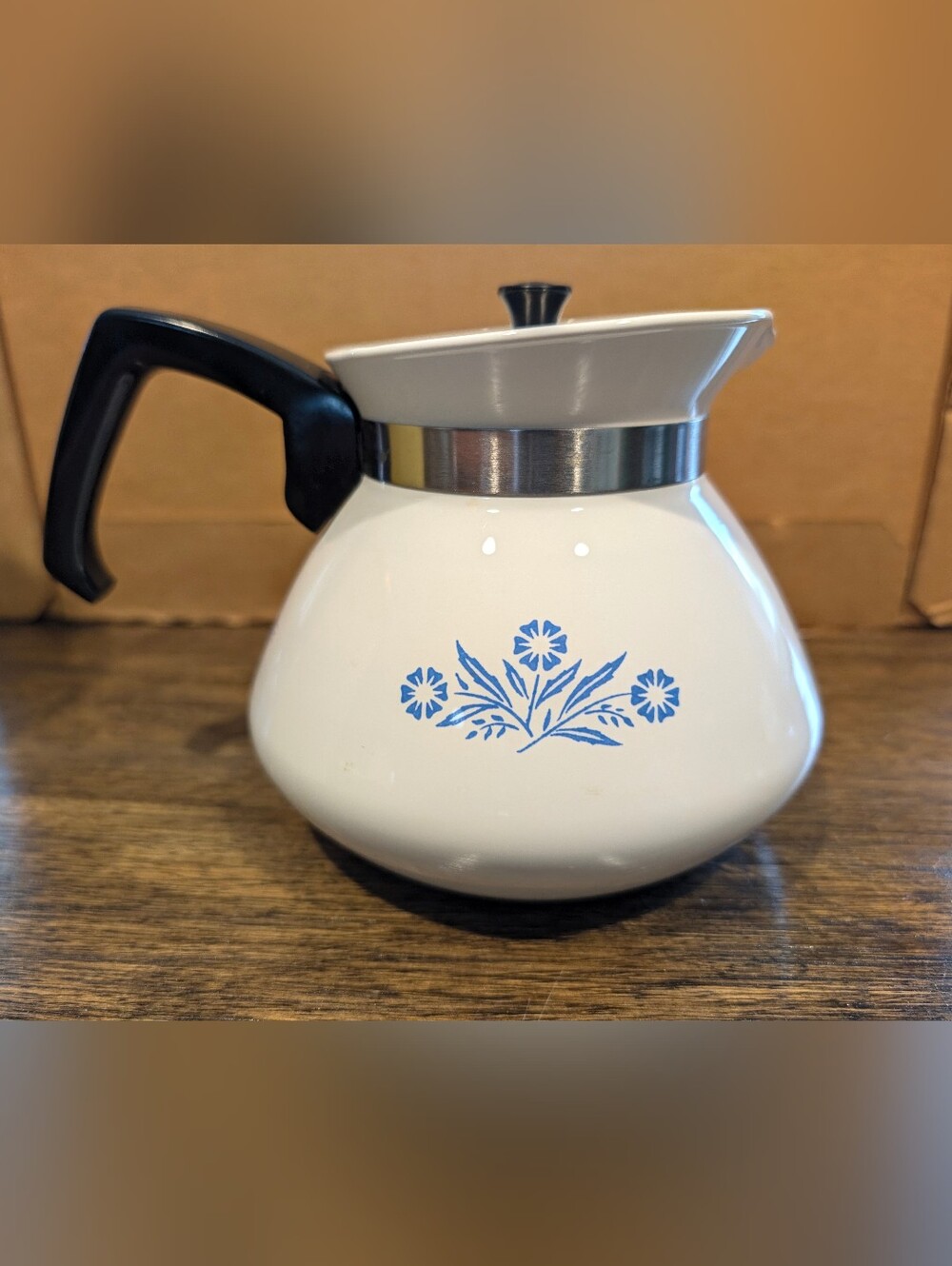 Corningware Vintage White 6 Cup Tea Pot with Blue Cornflower Motif